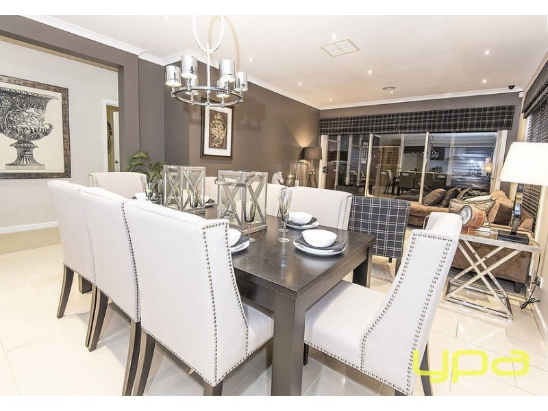 11 Castletown Boulevard, Melton South VIC 3338