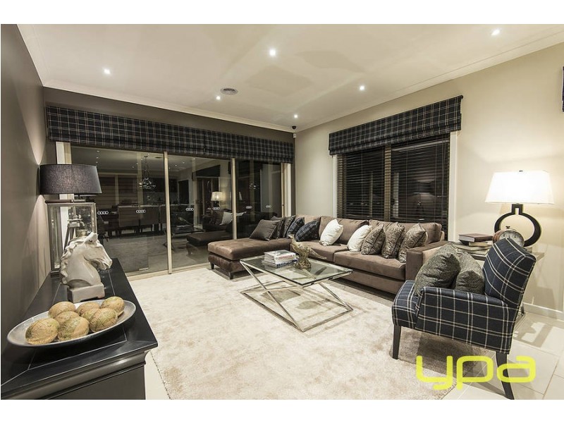 11 Castletown Boulevard, Melton South VIC 3338