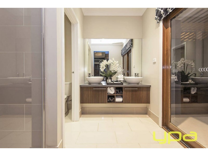 11 Castletown Boulevard, Melton South VIC 3338