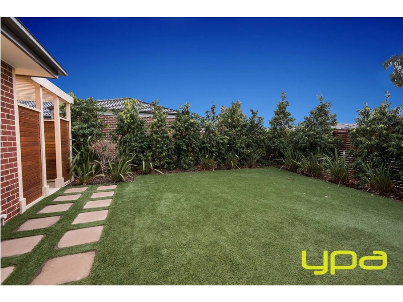 11 Castletown Boulevard, Melton South VIC 3338