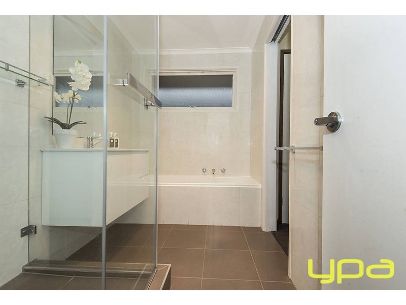 3 Morshead Street, Melton South VIC 3338