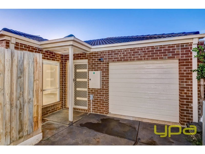 1/38 Denny Place, Melton South VIC 3338