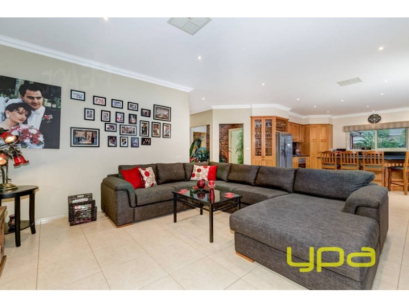 44 Dalray Crescent, Kurunjang VIC 3337