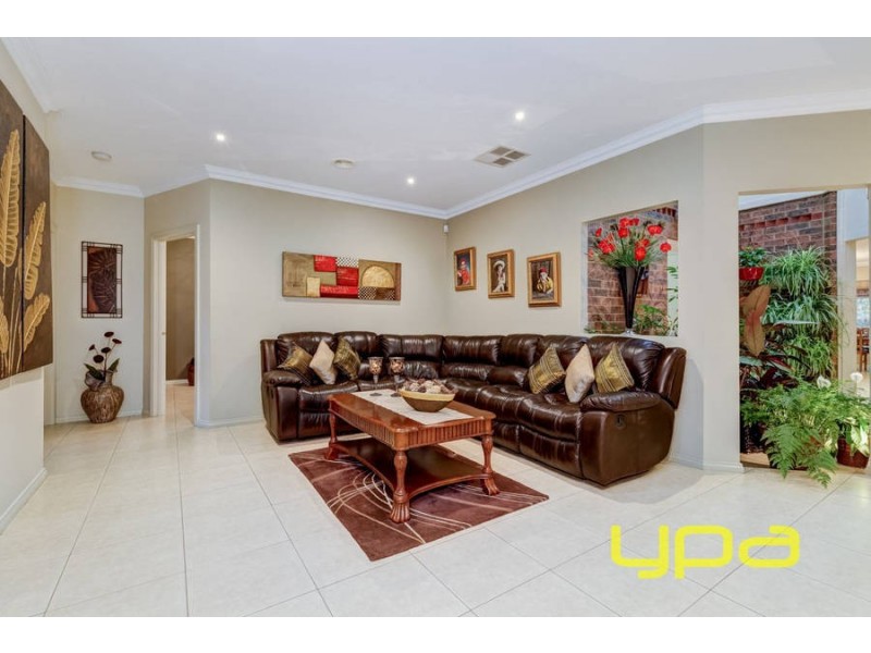 44 Dalray Crescent, Kurunjang VIC 3337