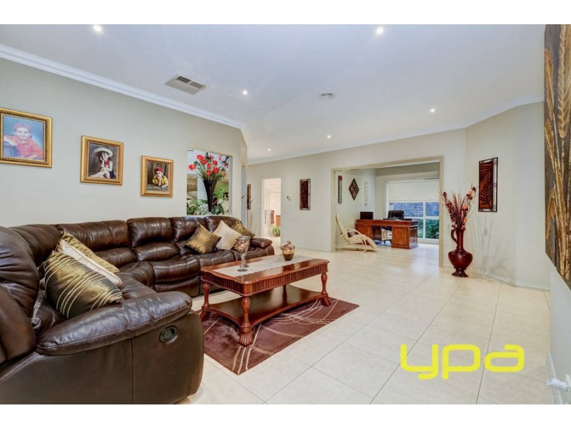 44 Dalray Crescent, Kurunjang VIC 3337