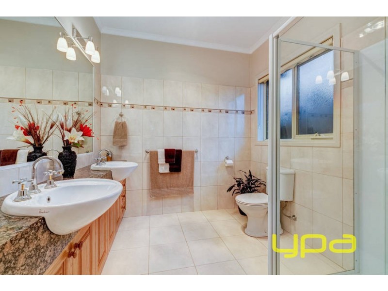 44 Dalray Crescent, Kurunjang VIC 3337