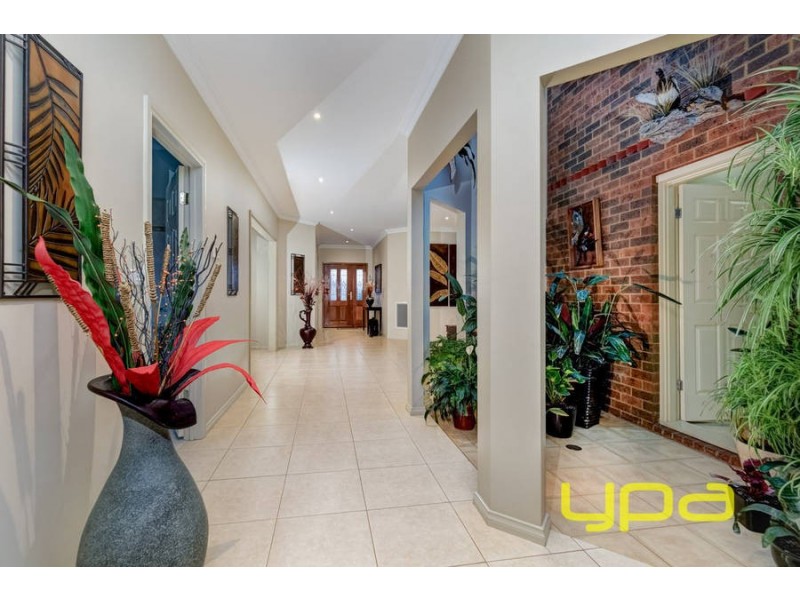 44 Dalray Crescent, Kurunjang VIC 3337