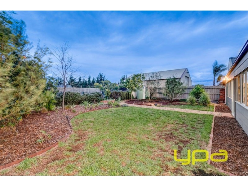 44 Dalray Crescent, Kurunjang VIC 3337