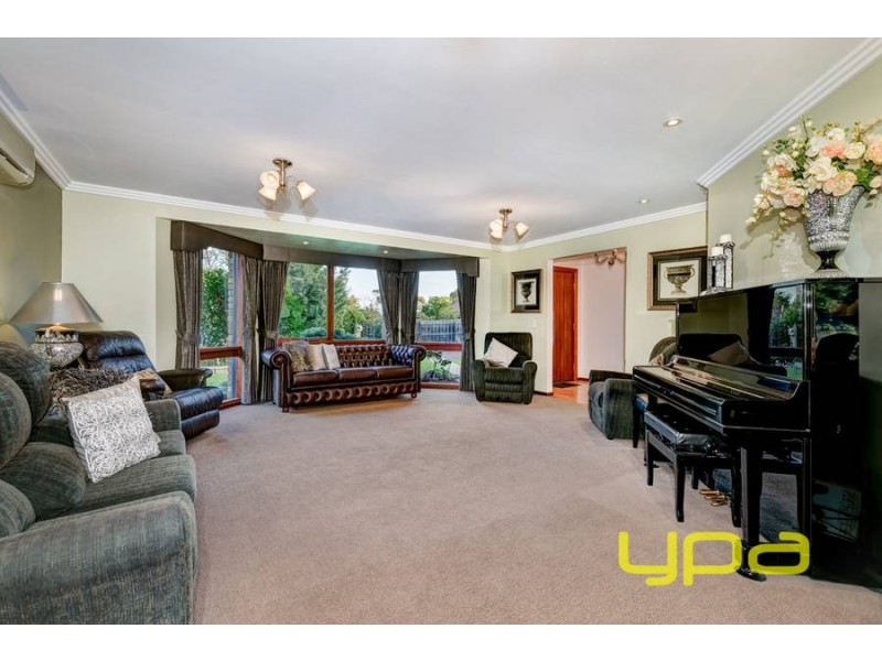 3 Katrina Place, Melton West VIC 3337