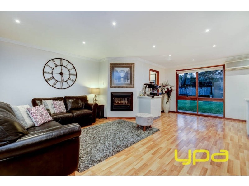 3 Katrina Place, Melton West VIC 3337