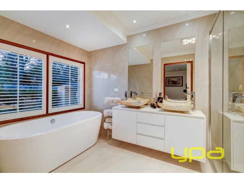 3 Katrina Place, Melton West VIC 3337