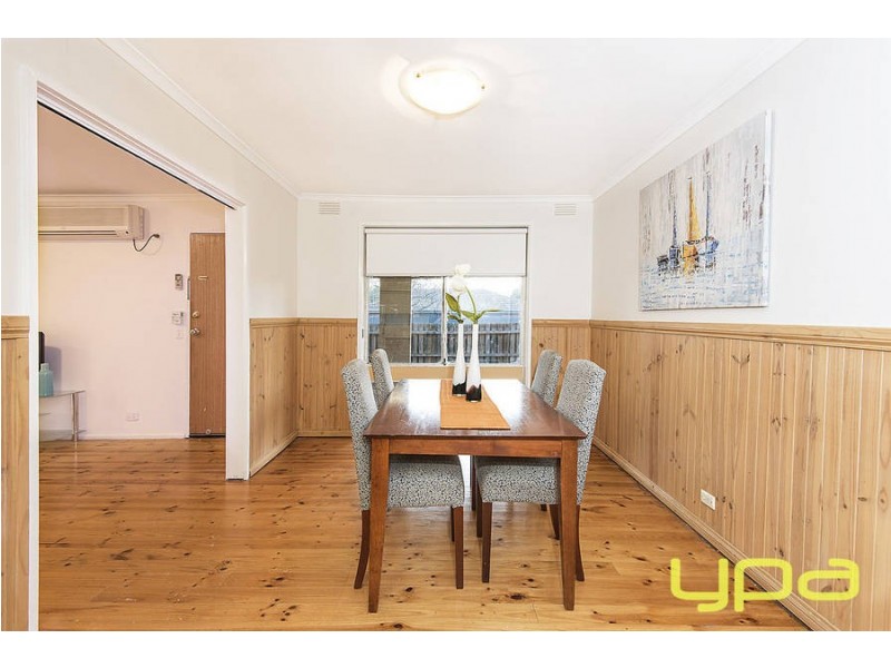 38 Curlew Close, Melton VIC 3337