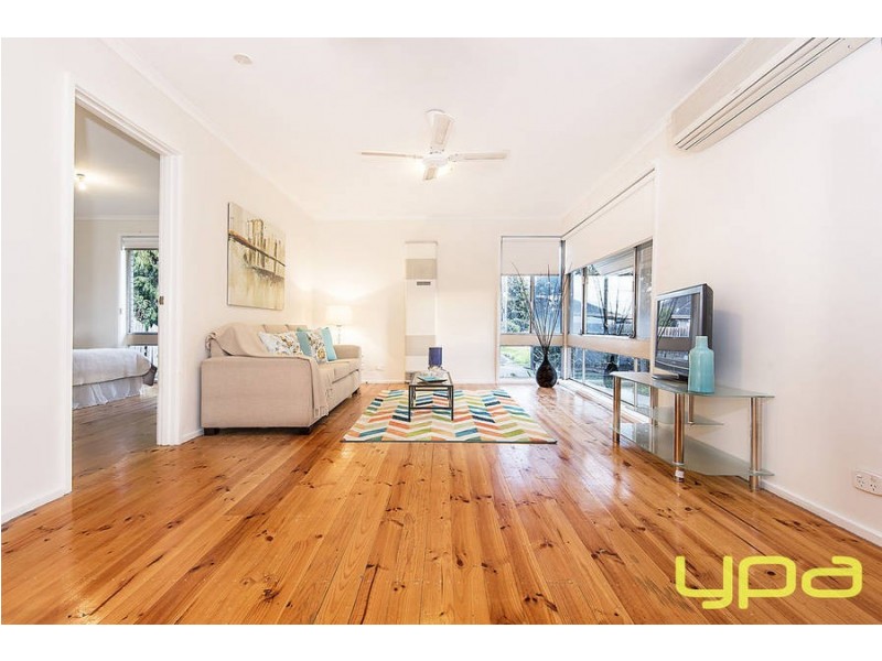 38 Curlew Close, Melton VIC 3337