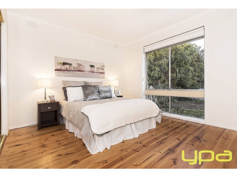 38 Curlew Close, Melton VIC 3337