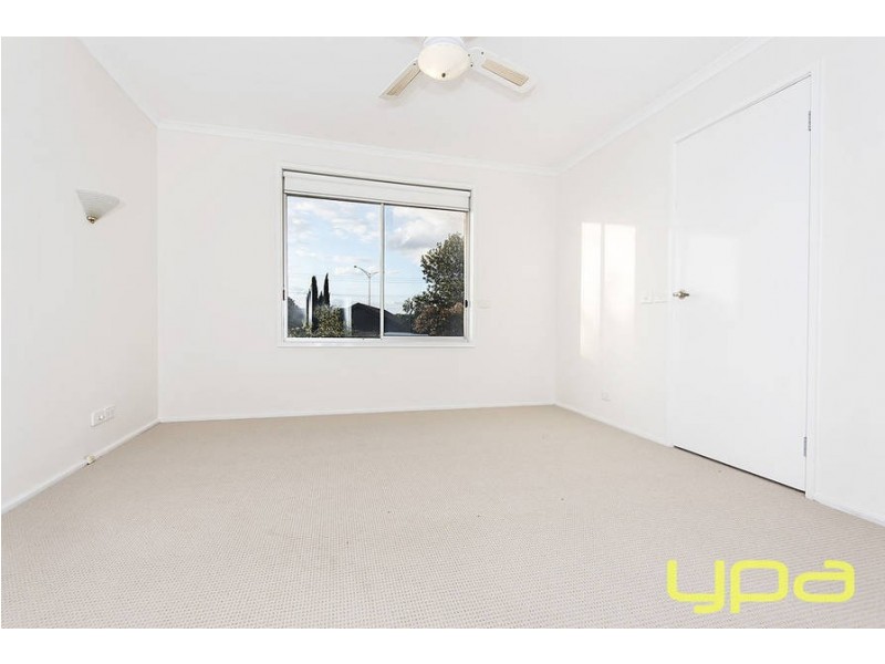 38 Curlew Close, Melton VIC 3337