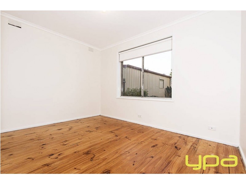 38 Curlew Close, Melton VIC 3337