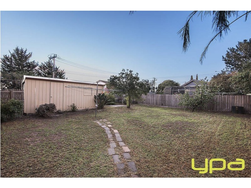 38 Curlew Close, Melton VIC 3337