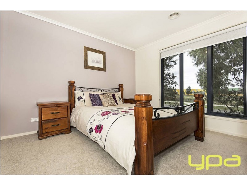 14 Shandeau Boardwalk, Melton West VIC 3337