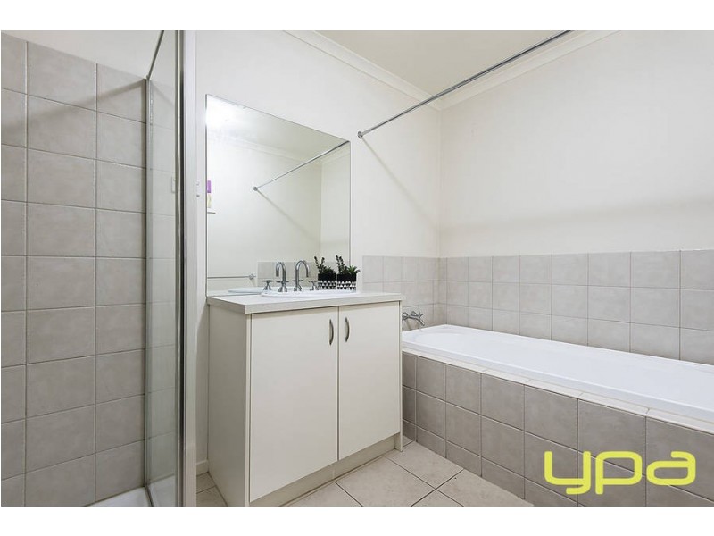 14 Shandeau Boardwalk, Melton West VIC 3337