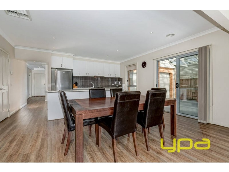 85 Arnolds Creek Boulevard, Melton West VIC 3337