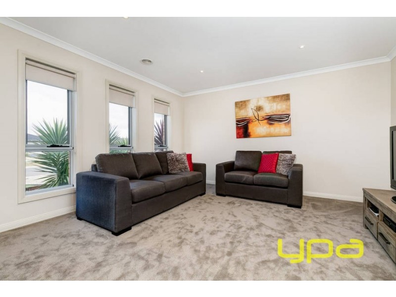 85 Arnolds Creek Boulevard, Melton West VIC 3337