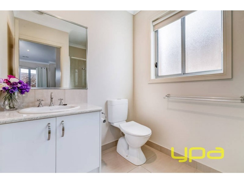 85 Arnolds Creek Boulevard, Melton West VIC 3337