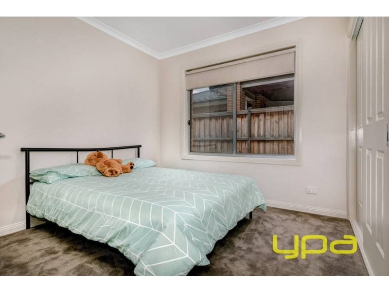 85 Arnolds Creek Boulevard, Melton West VIC 3337