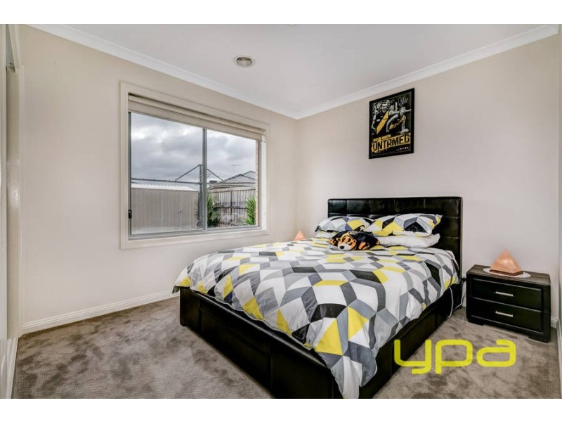 85 Arnolds Creek Boulevard, Melton West VIC 3337