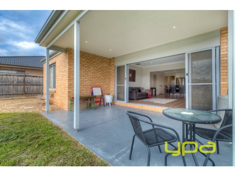 85 Arnolds Creek Boulevard, Melton West VIC 3337