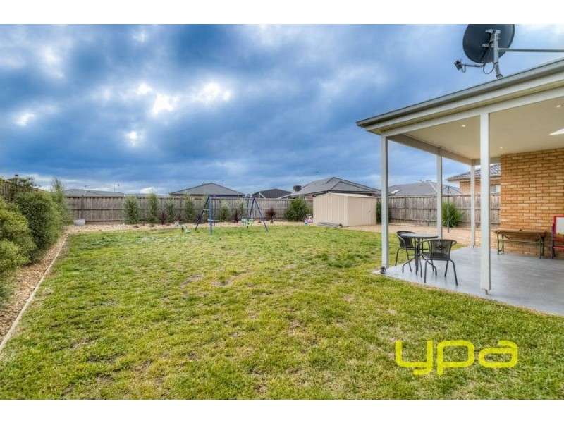 85 Arnolds Creek Boulevard, Melton West VIC 3337