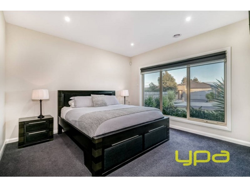 22 Peter Pan Crescent, Kurunjang VIC 3337