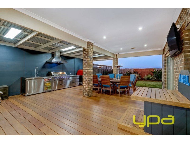 22 Peter Pan Crescent, Kurunjang VIC 3337