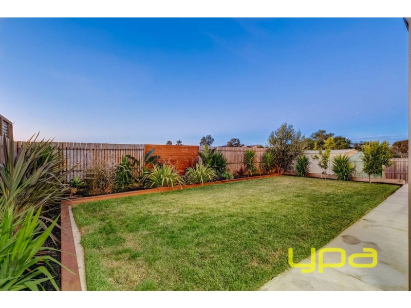 22 Peter Pan Crescent, Kurunjang VIC 3337