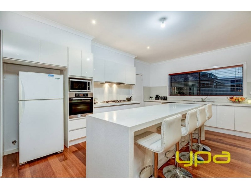 51 Carlyon Close, Melton West VIC 3337