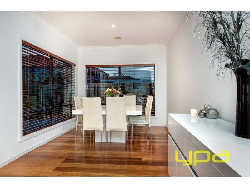 51 Carlyon Close, Melton West VIC 3337