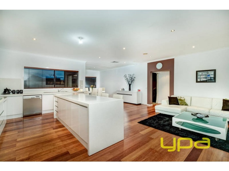 51 Carlyon Close, Melton West VIC 3337