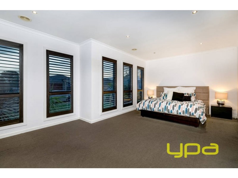 51 Carlyon Close, Melton West VIC 3337