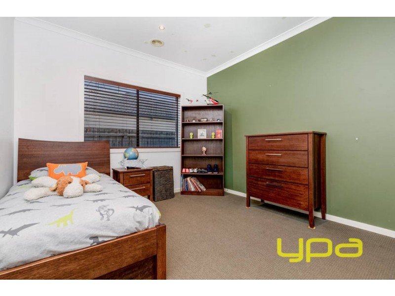 51 Carlyon Close, Melton West VIC 3337