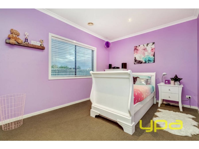 51 Carlyon Close, Melton West VIC 3337