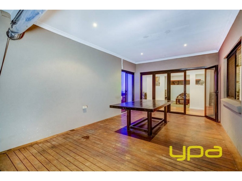 51 Carlyon Close, Melton West VIC 3337