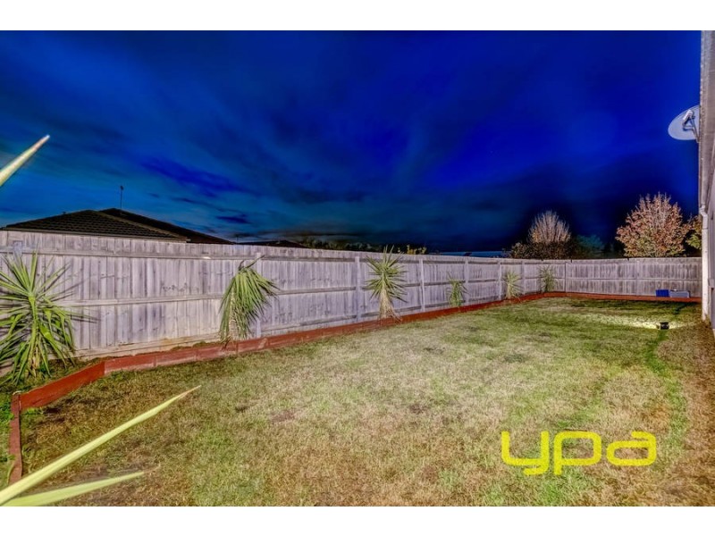 51 Carlyon Close, Melton West VIC 3337