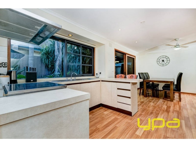 7 Vista Drive, Melton VIC 3337