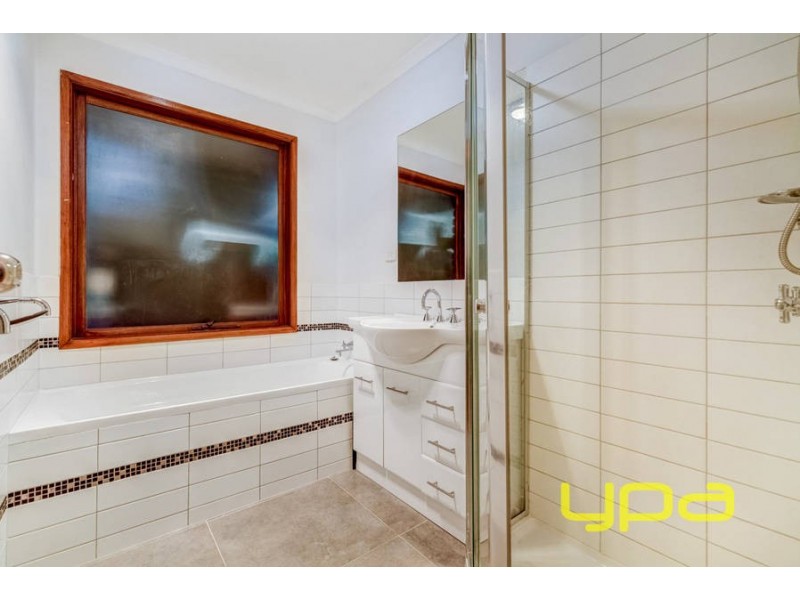 7 Vista Drive, Melton VIC 3337