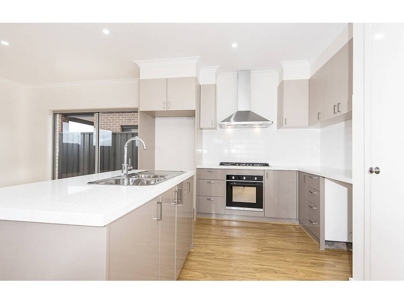 64 Aruma Avenue, Melton West VIC 3337