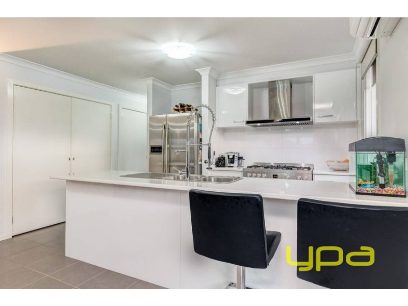 44 Mapleton Boulevard, Melton South VIC 3338