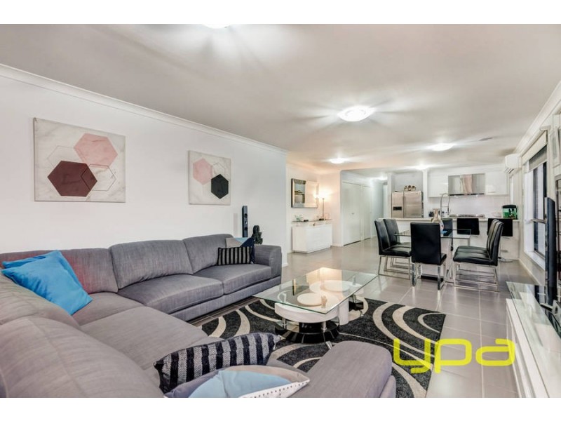 44 Mapleton Boulevard, Melton South VIC 3338