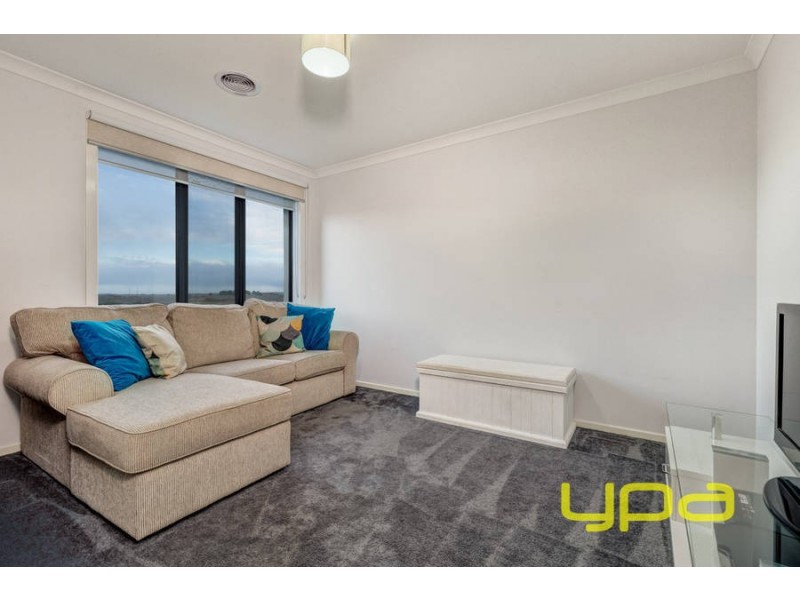 44 Mapleton Boulevard, Melton South VIC 3338