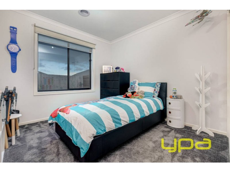 44 Mapleton Boulevard, Melton South VIC 3338