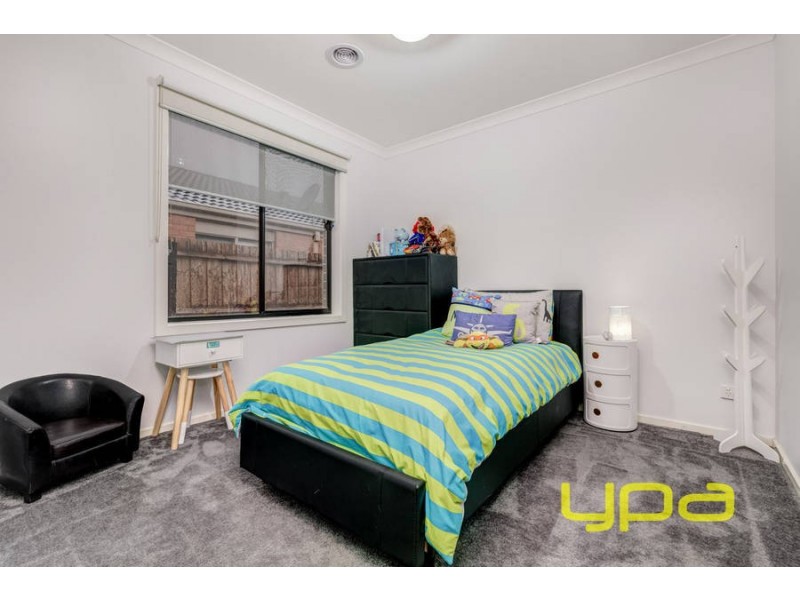 44 Mapleton Boulevard, Melton South VIC 3338