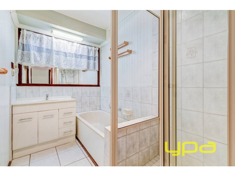 21 Morris Street, Melton South VIC 3338